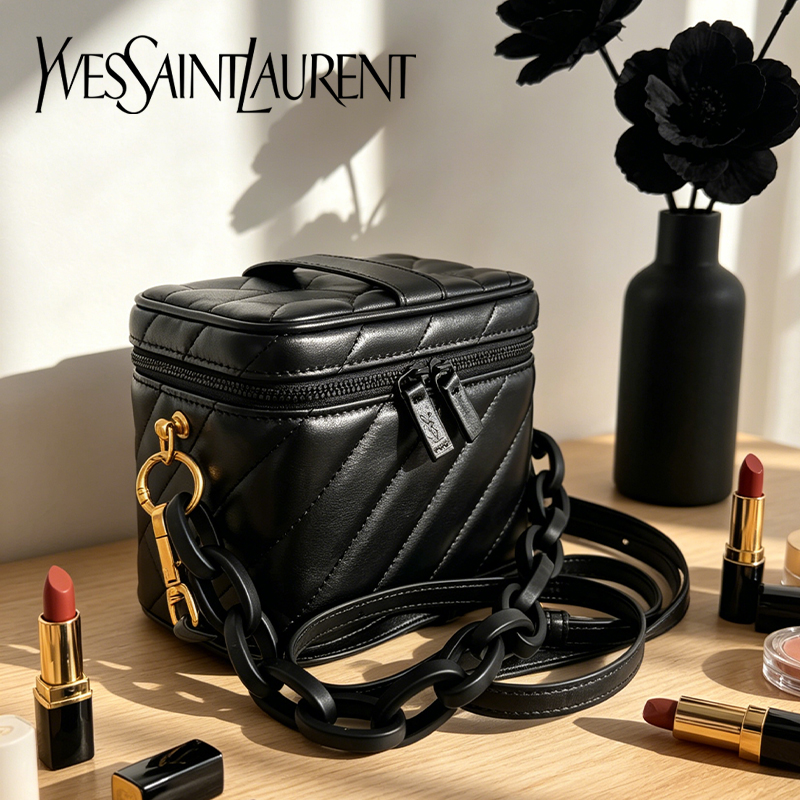 Ysl Beauty Makeup Bag - Sac Yves Saint Laurent noir matelassé,