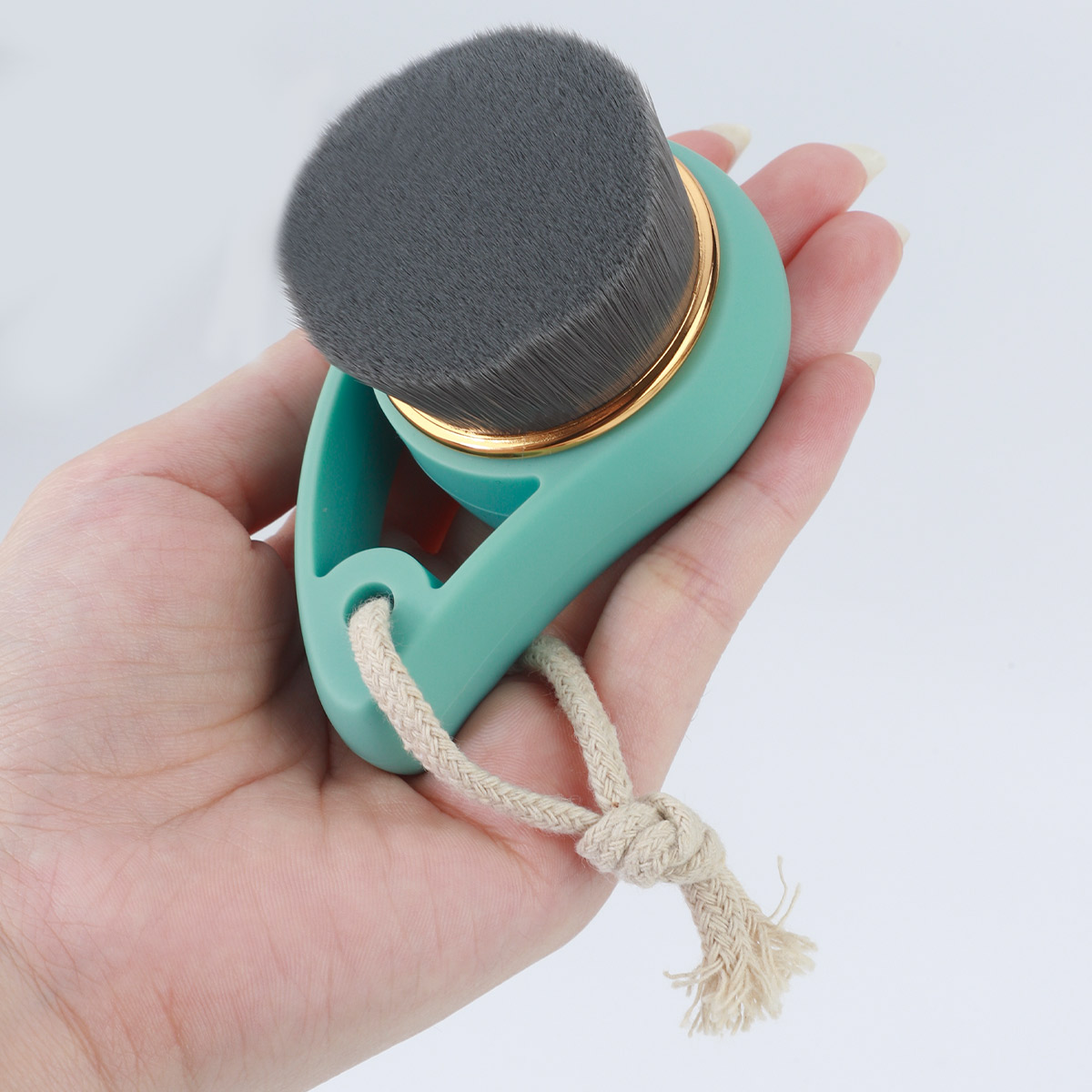 1 brosse nettoyante au charbon - Makeup Beauty Ro avis et prix