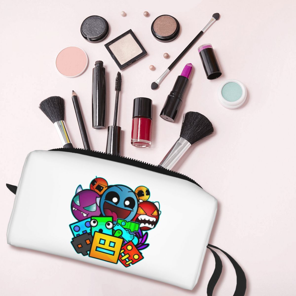 Geometry Dash Old School Gamin - Beauty Makeup School avis et prix