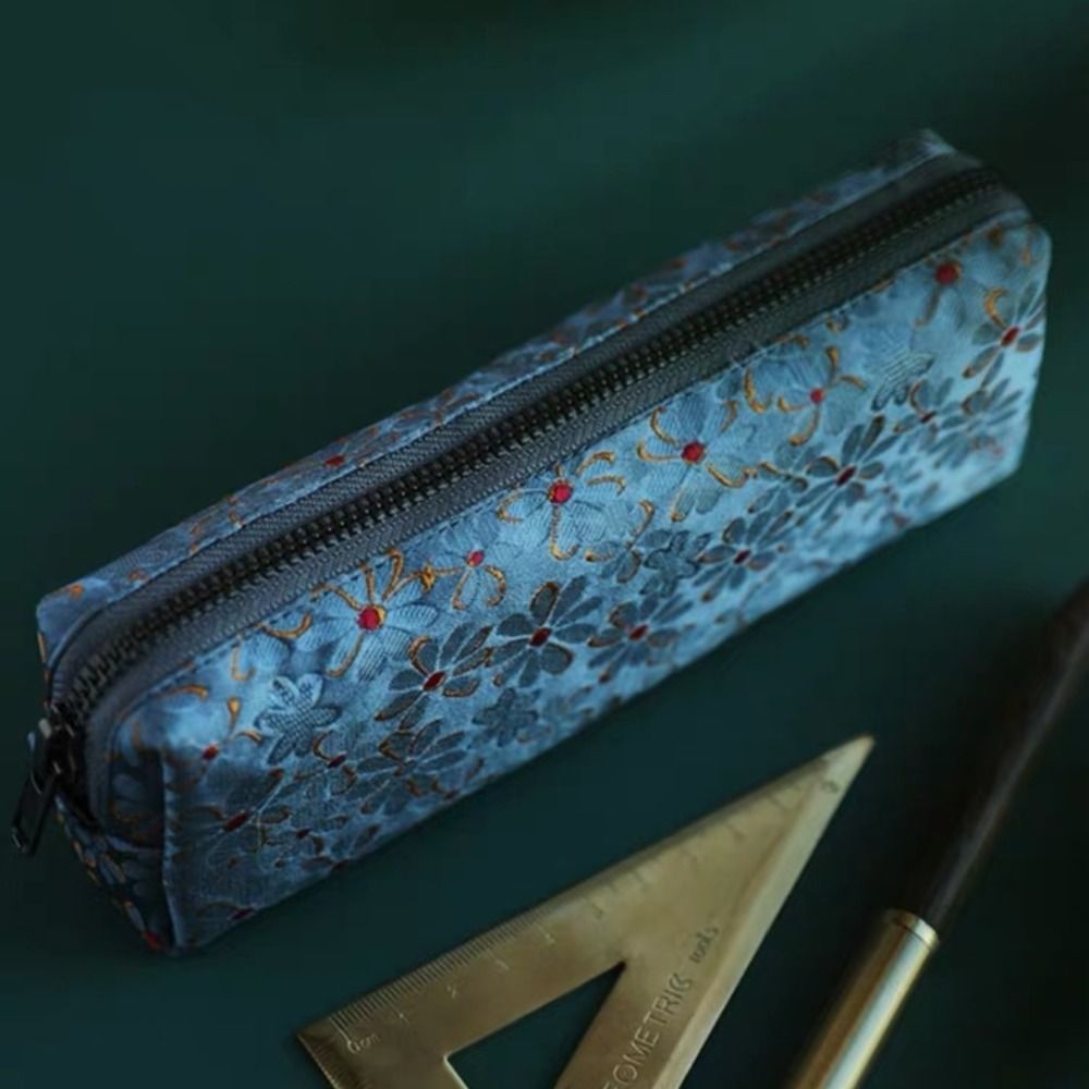 Trousse à crayons de style rét - Beauty Makeup School avis et prix