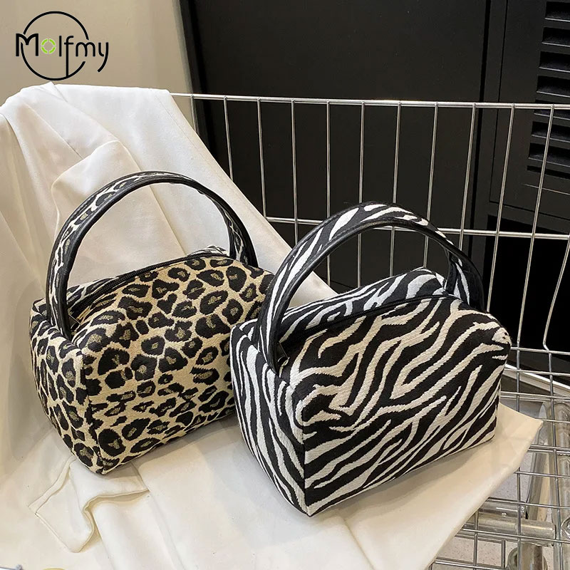 Sac de maquillage léopard de l - Ysl Beauty Makeup Bag avis et prix