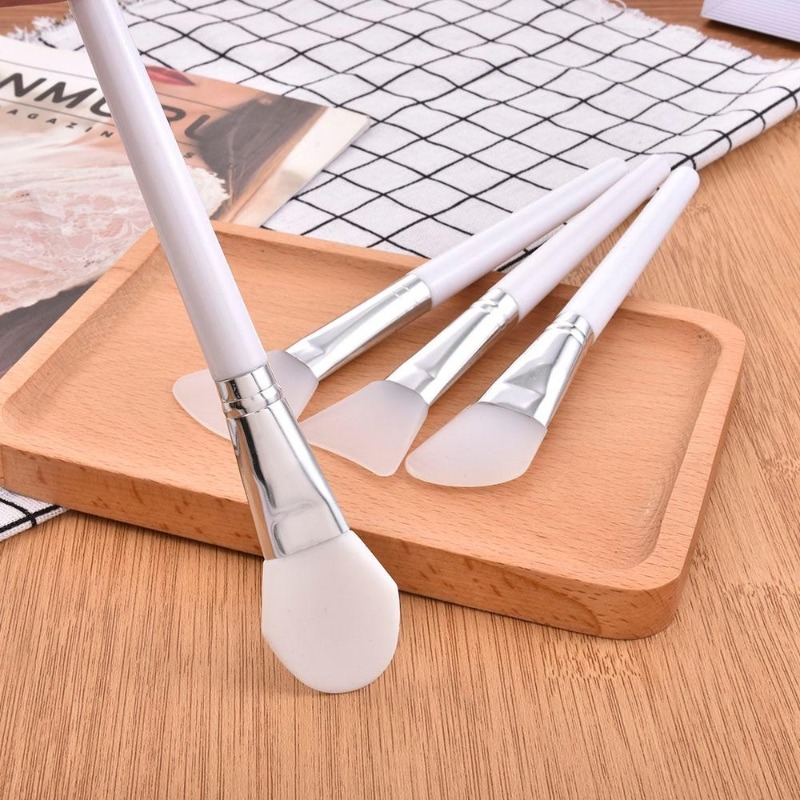 Brosse de maquillage blanche e - Makeup Beauty Ro avis et prix