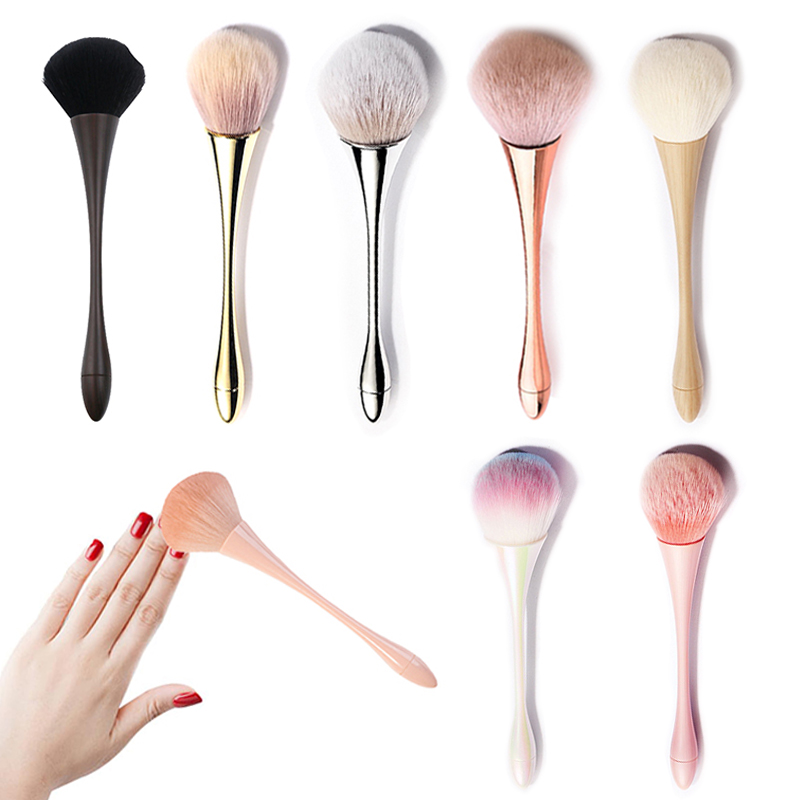 Brosse à ongles en forme de li - Beauty Makeup Background avis et prix